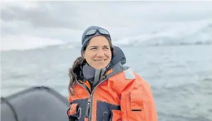 ??  ?? Dolores Deregibus. Estudia el impacto del cambio climático en las algas que crecen en el lecho marino.