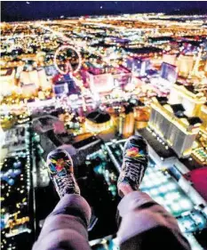  ??  ?? Andrin: «Meine Schuhe über Las Vegas.»