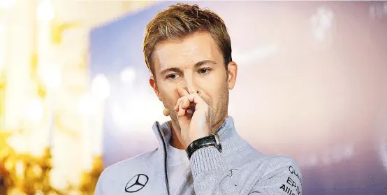  ??  ?? Die Wiener Hofburg ist ein würdiger Rahmen, um eine Karriere zu beenden. Nico Rosberg ließ sein Herz sprechen.