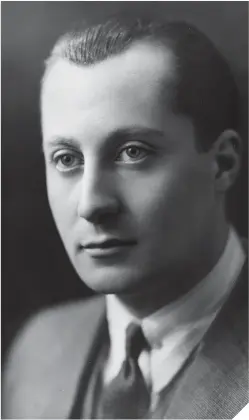  ??  ?? A la derecha, José Antonio Primo de Rivera, fundador de Falange Española y amigo personal de Lorca, con quien estrechó lazos a partir de marzo de 1936. El político fue ejecutado en Alicante el 20 de noviembre de ese mismo año.