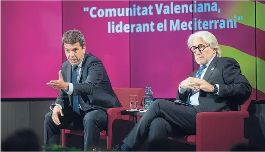  ?? EFE ?? El presidente de la Generalita­t valenciana, Carlos Mazón , acompañado del presidente de Foment del Treball, Josep Sánchez Llibre
