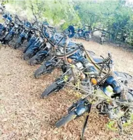  ??  ?? Motos supuestame­nte sustraídas al convoy en el que viajaba Beriáin.