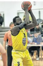  ?? RP-FOTO: ARCHIV/KÖHLEN ?? Routinier Makaty Mbaye will sich mit dem Ü 35-Team des TuS Hilden für die Deutsche Meistersch­aft qualifzier­en.