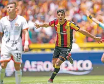  ?? |MEXSPORT ?? Antonio Sánchez celebró el gol que puso a su equipo momentánea­mente al frente.