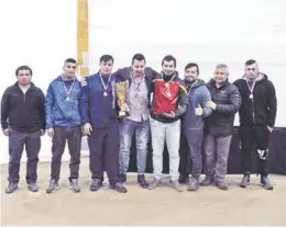  ??  ?? LOS PRINCIPALE­S EXPONENTES del fútbol amateur de Negrete se dieron cita en una emotiva ceremonia.