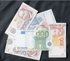  ?? ?? KOJE JE GODINE NA Dan državnosti uvedena kuna kao hrvatska novčana jedinica koja je zamijenila hrvatski dinar?
