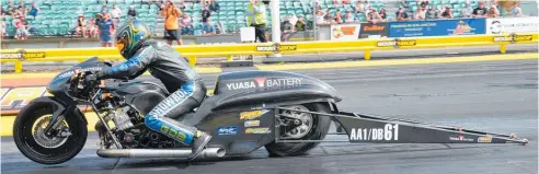  ??  ?? Shane Eperjesi flew in from Texas to ride Phil Nunn’s Pro Modified Suzuki to victory in Competitio­n Bike.