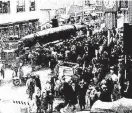  ?? [THE OKLAHOMAN ARCHIVES] ?? A Japanese submarine that was captured on a reef in Pearl Harbor became the main attraction in downtown Oklahoma City in 1943.