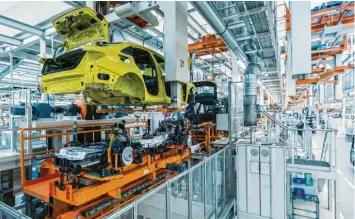  ?? Foto: Bernhard Huber ?? Im Audi-Stammwerk werden täglich zahlreiche Autos produziert, die letzten drei Jahre unter Achim Heinfling als Werkleiter.