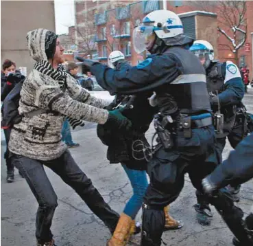  ?? MARIE-HÉLÈNE TREMBLAY LE DEVOIR ?? Une manifestat­ion à Montréal, en 2013, en mémoire du Printemps érable