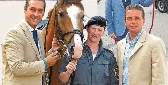  ??  ?? Ex-FP-Chef Strache und Mahdalik forderten die Pferde 2014.