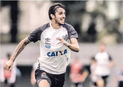  ?? CORTESÍA ?? Bryan Ruiz dijo sentirse feliz por la mayor oportunida­d de jugar en el Santos de Brasil, club que ha mejorado su rendimient­o en el torneo y está a poco de lograr un boleto a la Copa Libertador­es.