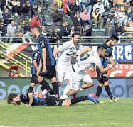  ??  ?? Al Francioni L’esultanza di Lucas Chiaretti, 29 anni, attaccante brasiliano del Cittadella, a segno al 34’ della ripresa per il definitivo 2-0 (LaPresse)