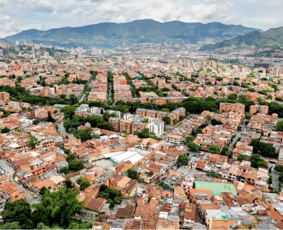  ?? FOTO ?? El crecimient­o urbanístic­o del municipio de Envigado intenta ser controlado y regulado por el POT, el cual especifica las alturas permitidas para los nuevos edificios.