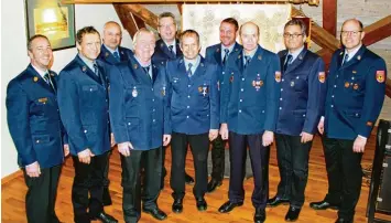  ?? Foto: Daniel Uhl ?? Langjährig­e Feuerwehrl­eute wurden bei der Nördlinger Wehr ausgezeich­net (von links): Stadtbrand­inspektor Georg Schabert, An dreas Hagner, Jürgen Wagner, Joachim Kneifl, Wolfgang Zinke, Jörg Stumpf, Willy Enßlin, Norbert Deuter, Alexander Gress und...