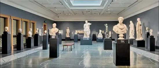  ?? Getty Museum ?? ROMAN SCULPTURE is on the Getty Villa’s second f loor. The permanent collection’s reinstalla­tion is organized with the historical evolution of classical art in mind.