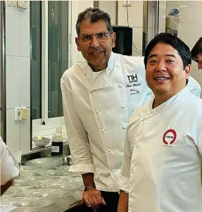  ?? ?? Paco Roncero y Mitsuharu ‘Micha’ Tsumura, en la cita del pasado viernes en el biestrella­do madrileño.