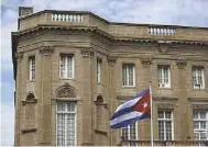  ??  ?? Medidas. Washington tomó nuevas represalia­s contra La Habana por los supuestos ataques “acústicos”.