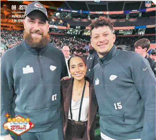  ?? ?? Diana, acompañada por los jugadores de los Chiefs, Travis Kelce y el mariscal de campo, Patrick Mahomes.