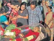  ?? AP FILE ?? Relatives and friends mourn the death of Srinivas Kuchibhotl­a after his body was flown in from the US to Hyderabad.