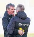  ?? FOTO: DPA ?? Alte Kameraden: die Trainer Funkel (Fortuna) und Stöger (BVB)