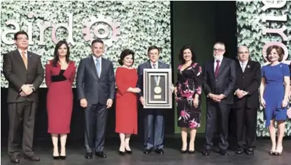  ?? CORTESÍA DE LA AIRD ?? Entrega. Julio Virgilio Brache, Elsa Julia Brache, Pedro Brache, Elsa De Brache, Dr. Julio Antonio Brache, Margarita Cedeño, Campos De Moya, Braulio Brache, Carmen María Brache.