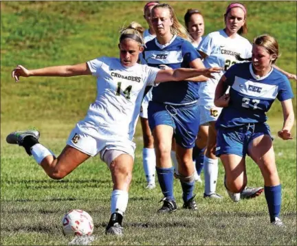  ?? BOB RAINES — DIGITAL FIRST MEDIA ?? Lansdale Catholic’s Kate Henesey leads the Crusaders into the PIAA Tournament.