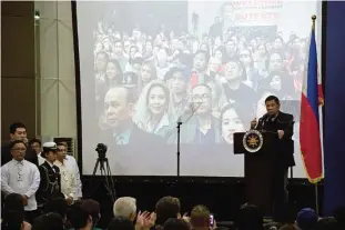  ??  ?? BEIJING: Philippine President Rodrigo Duterte addresses members of the Philippine community. —AP