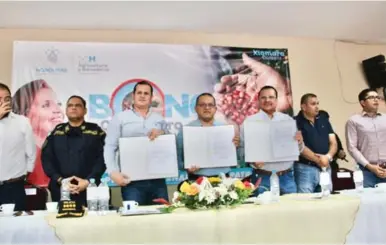  ?? ?? LANZAMIENT­O. Funcionari­os de la SAG, Seguridad y el Ihcafé firmaron un convenio de colaboraci­ón en el municipio de Corquín, Copán.