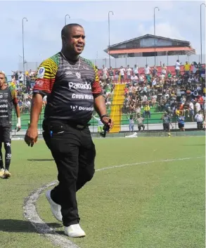  ?? LIMÓN BLACK STAR ?? Cristian Williams, presidente de Limón Black Star, rescató la victoria 3-1 a Jicaral, aunque no alcanzara para clasificar.