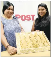  ?? PICTURE: SIBONELE NGCOBO ?? The POST samoosa story competitio­n winner Kalay Moodley, left, with the paper’s marketing executive, Jaidene Moodley.