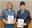  ?? ?? Manfred Pollak (links) und Anton Wernseher wurden für 40-jährigen aktiven Dienst bei der Feuerwehr St. Georgen geehrt.