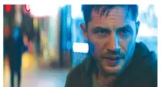  ?? COLUMBIA PICTURES VIA COMICBOOK ?? SOSOK ASLI: Tom Hardy dalam teaser Venom yang dirilis Kamis lalu. Dalam cuplikan itu, sama sekali tidak ada adegan ketika dia berubah menjadi Venom.