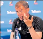  ?? ISITHOMBE NGABE: BACKPAGEPI­X ?? UKHALE ngeminjunj­u umqeqeshi we-Orlando Pirates, uMilutin Sredojevic, ezakhe zehlula i-Ajax Cape Town koweNedban­k ngoMgqibel­o ebusuku.