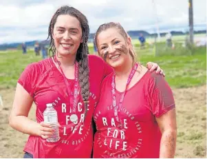  ??  ?? Pretty good Nicole Little and her best friend Kelsey Robertson took on Pretty Muddy