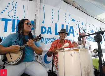  ?? ?? 2 1 Edil Pacheco comandou o samba na Cantina da Lua, no Pelourinho.
Festa foi reduzida por causa da pandemia
2 Sambistas festejaram o dia com muita música e lembranças de nomes como Riachão e Paulinho Camafeu