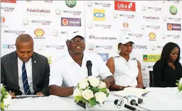  ??  ?? Nigerian Breweries Representa­tive, Edem Vindah, Chairman 2017 Nigeria Cup Organising Committee, Brig-Gen, Musbau Amolegbe, (Rtd) lady Captain Golf Section of Ikoyi Club, Rronke Iyiola, Ngozi Mba from Notore