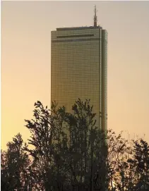  ?? Gettyimage­sbank ?? Hanwha Life Insurance’s 63 Building on Yeouido in Seoul