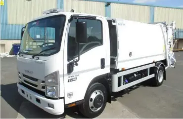  ?? Picture: Go Plant Ltd ?? HITTING THE STREETS: The Narrow Refuse Collection Vehicle set to be used on Reading streets in April.