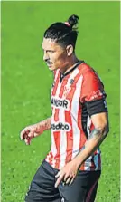  ?? JOSÉ HERNÁNDEZ ?? ALEJANDRO FAURLIN. El capitán de la Gloria es el abanderado de la levantada.