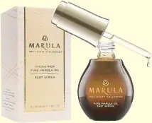  ??  ?? Oil love it: Marula Oil keeps the face well moisturize­d.