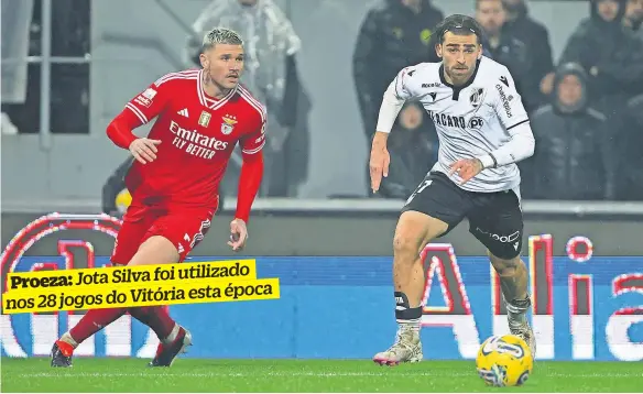  ?? ?? Jota Silva assinou mais uma assistênci­a para golo na receção ao Benfica, afirmando-se como o melhor do plantel vitoriano nessa matéria