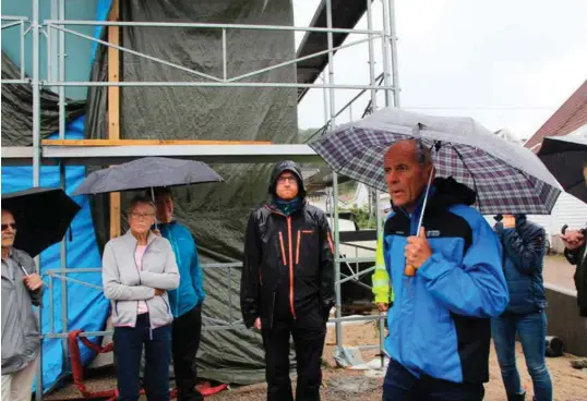  ?? FOTO: ODD-INGE RØNNING ULEBERG ?? Sps Svein Reidar Heivoll var i sentrum under befaringen torsdag. Lederen av «bygningsrå­det» i Songdalen sier Frustøls boligprosj­ekt aldri skulle blitt som det er blitt.