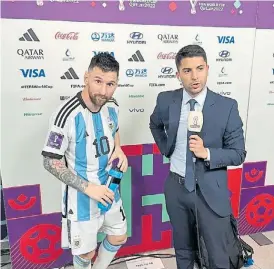  ?? ?? El “adentro”. Edul entrevista a Messi luego de la semifinal ante Croacia.