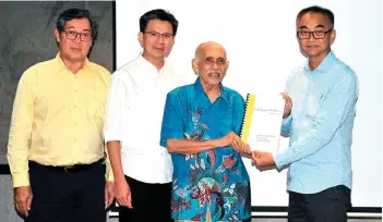  ?? ?? (From left) Ar Dr Tan Jun Kwang , Chang Chiew Bong, Ar Aziz Mahfar and Ar Mok Juang Yu.