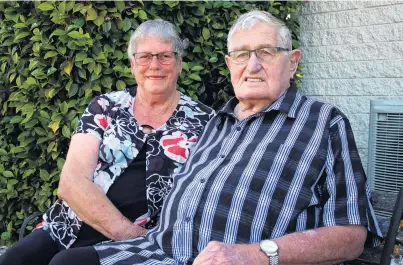  ?? PHOTO: KAYLA HODGE ?? Emerald year . . . Oamaru’s Coleen and Dave McIntosh celesrate their 55th wedding anniversar­y today.