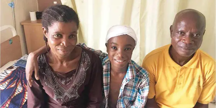  ?? PHOTOS: MARTINS IFIJEH ?? Great and his parents are full of smiles