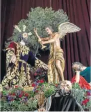  ??  ?? 7 Abajo el Señor de la Oración, obra de Ortega Brú, arriba de izda. a dcha., las dos imágenes desapareci­das que tallarán Lastrucci y Bilbao.