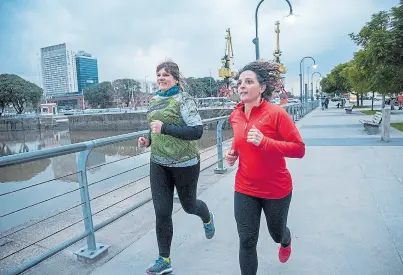  ?? PATRICIO PIDAL / AFV ?? Para Silvia y Lorena, ir a correr es como una terapia