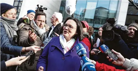  ?? Foto: Kay Nietfeld, dpa ?? SPD Fraktionsc­hefin Andrea Nahles war die Erleichter­ung nach dem überrasche­nd klaren Mitglieder­entscheid ihrer Partei anzusehen.